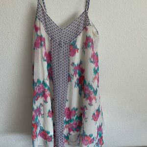 Super cute v neck dress